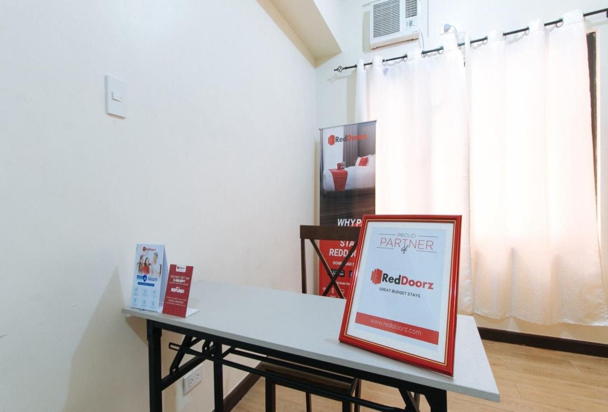 Hotel Reddoorz Near Cebu Metropolitan Cathedral Esterno foto