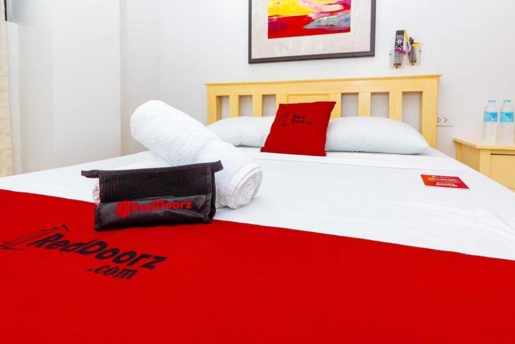Hotel Reddoorz Near Cebu Metropolitan Cathedral Esterno foto