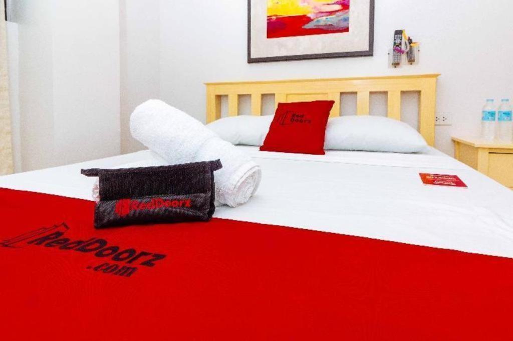 Hotel Reddoorz Near Cebu Metropolitan Cathedral Esterno foto