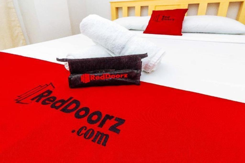 Hotel Reddoorz Near Cebu Metropolitan Cathedral Esterno foto