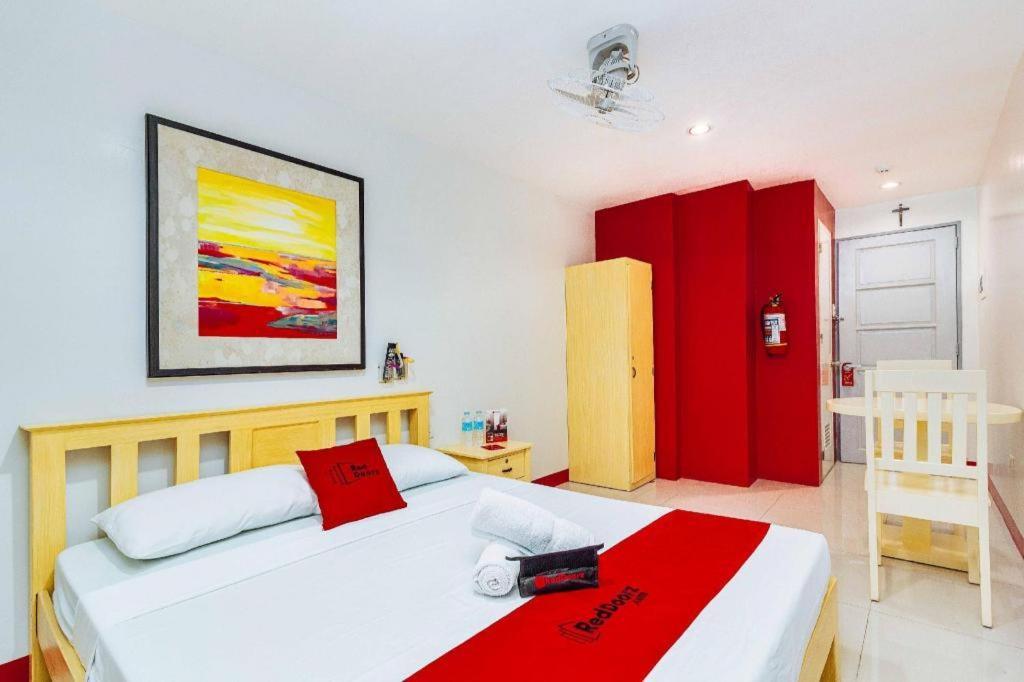 Hotel Reddoorz Near Cebu Metropolitan Cathedral Esterno foto