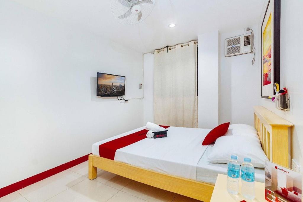 Hotel Reddoorz Near Cebu Metropolitan Cathedral Esterno foto