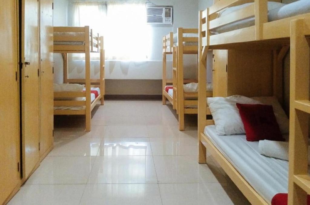 Hotel Reddoorz Near Cebu Metropolitan Cathedral Esterno foto