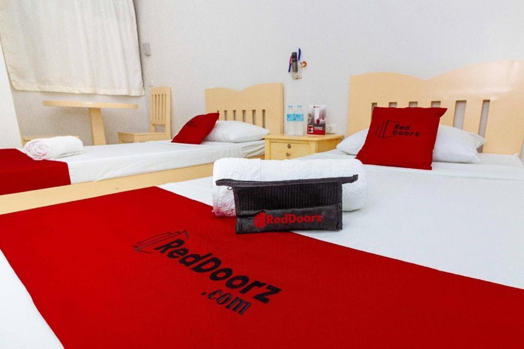 Hotel Reddoorz Near Cebu Metropolitan Cathedral Esterno foto