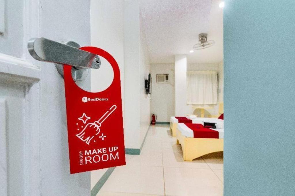 Hotel Reddoorz Near Cebu Metropolitan Cathedral Esterno foto