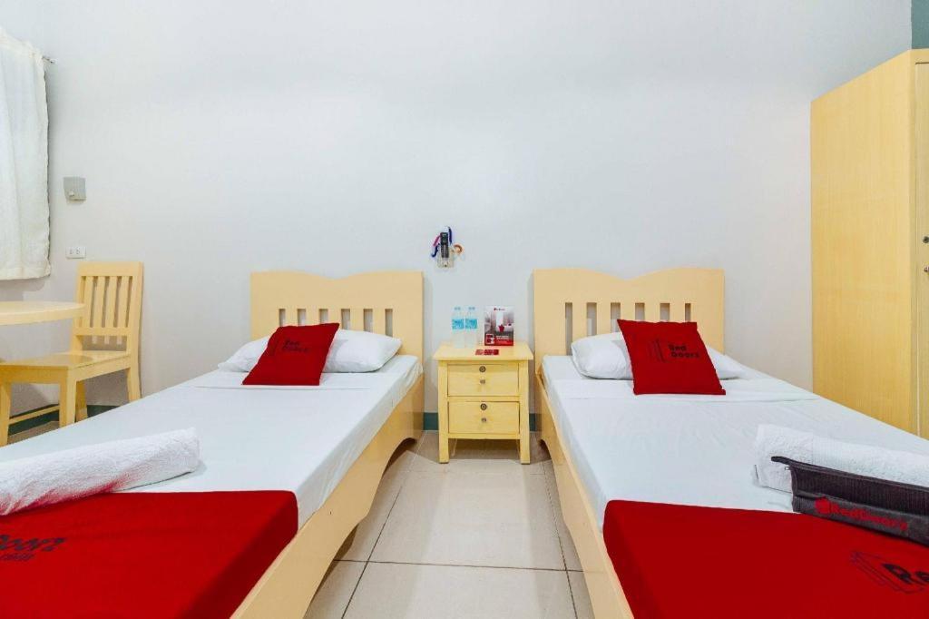 Hotel Reddoorz Near Cebu Metropolitan Cathedral Esterno foto