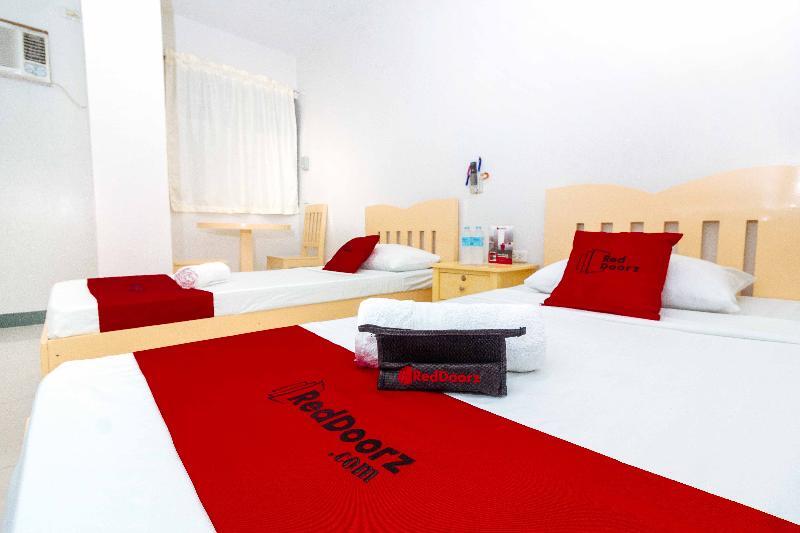 Hotel Reddoorz Near Cebu Metropolitan Cathedral Esterno foto